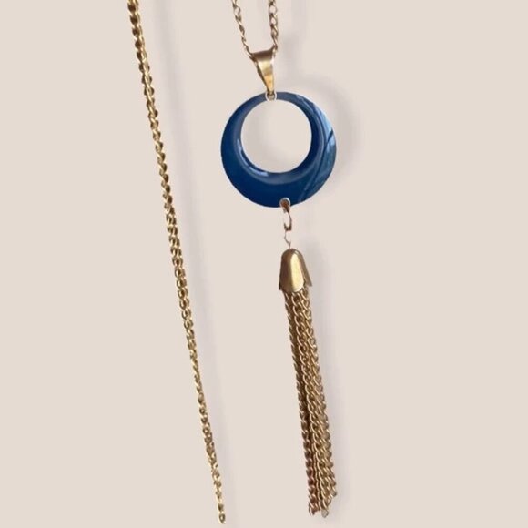 🦄 Blue and Gold Tone Circular Pendant Necklace - Picture 1 of 9